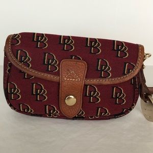 Dooney & Bourke Flap Wristlet Bordeaux Gold & Black DB Gretta Collection